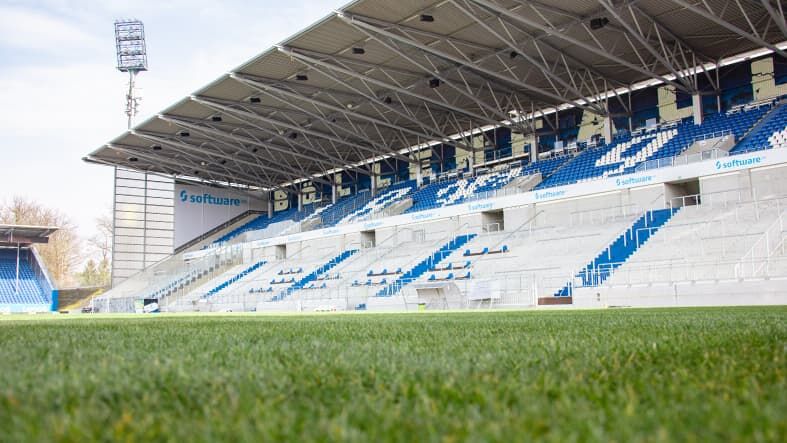 Rasen MERCK-Stadion am Böllenfalltor Darmstadt