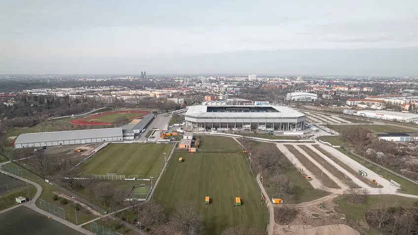 Luftansicht des Trainingsgeländes des 1. FC Magdeburg und der MDCC-Arena